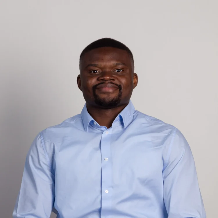 Olanrewaju Olaniyan Headshot