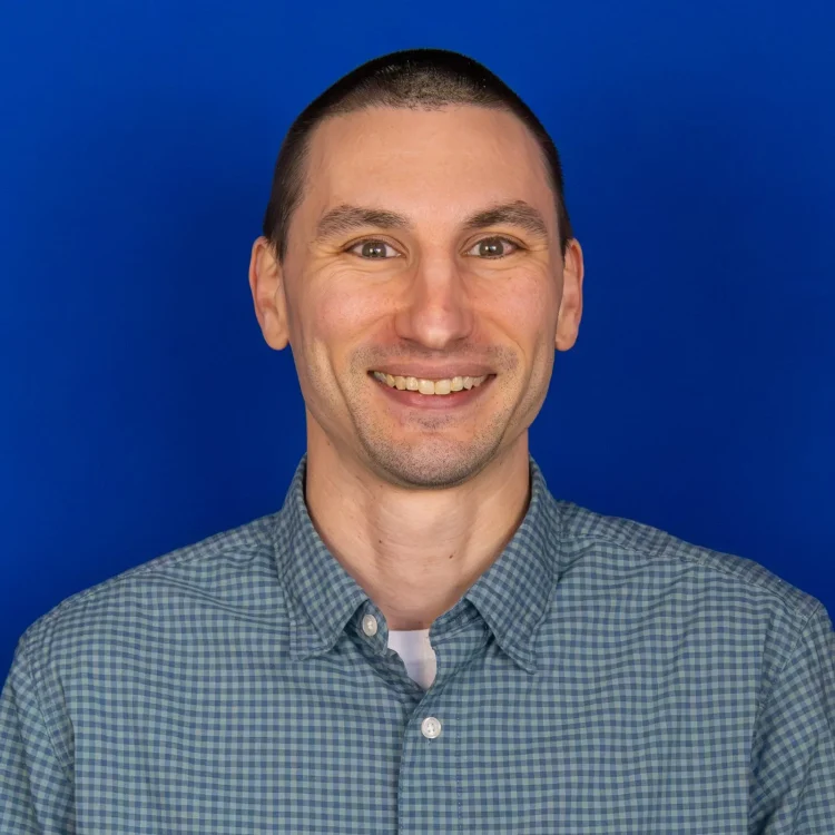 Derek Ellzey Headshot