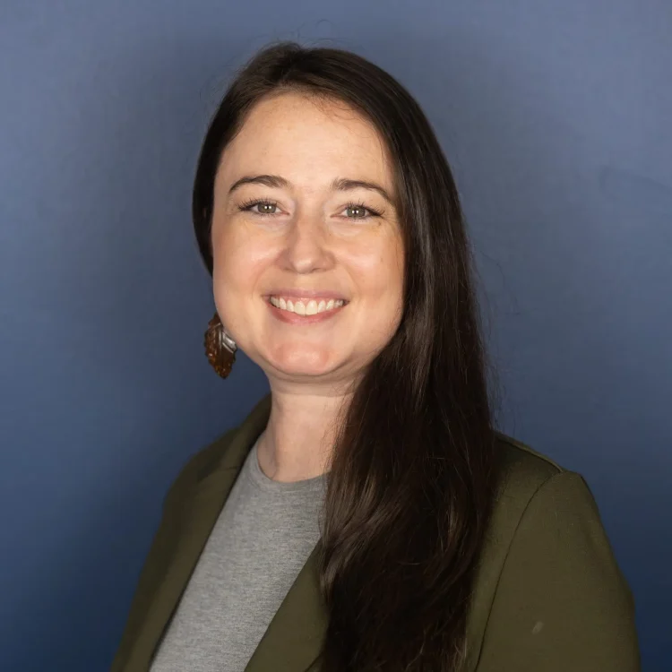 Lori Barnes Headshot